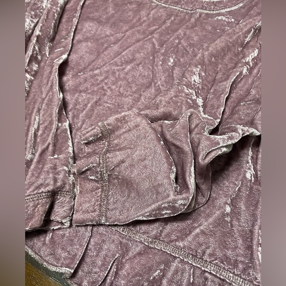 J Jill Crushed Velvet blouse/top, Dusty Pink, Size M Petite - Picture 4 of 7
